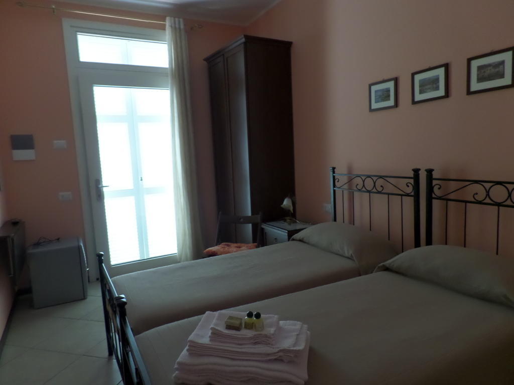 B&B Partenza Funivia Lecco Rum bild