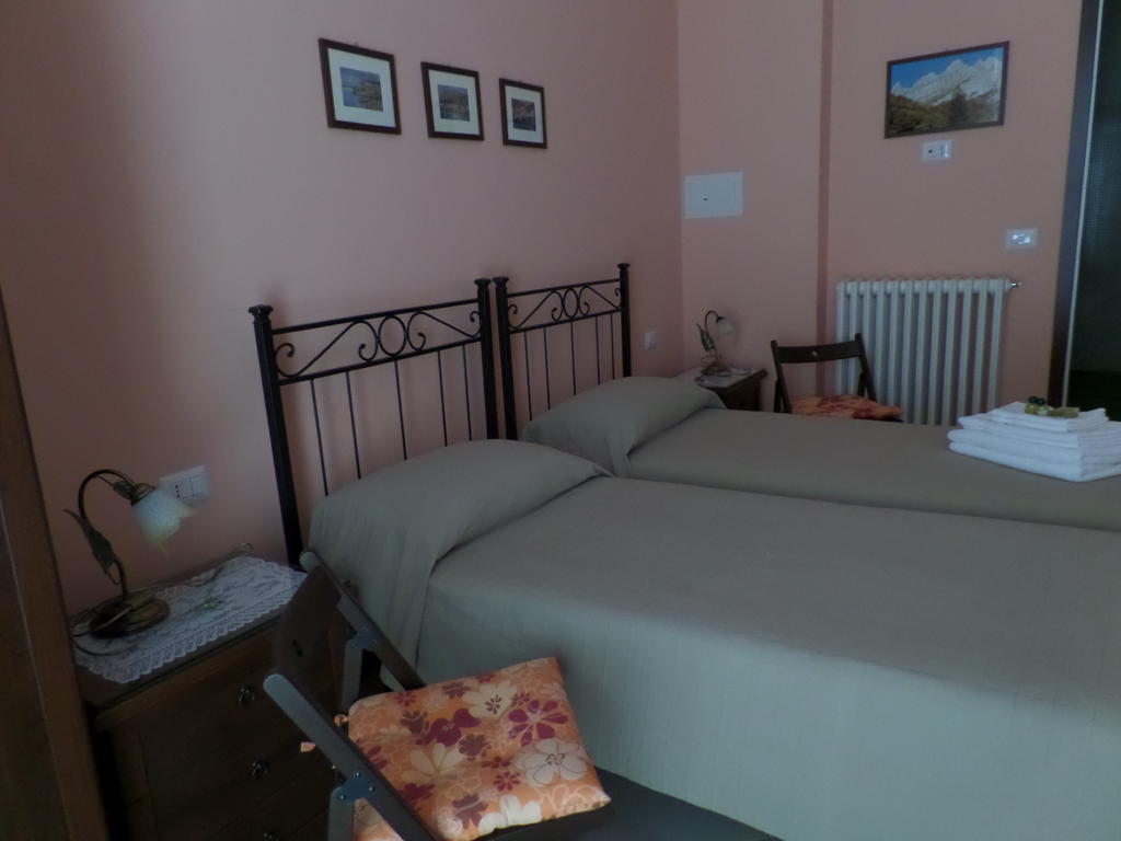 B&B Partenza Funivia Lecco Rum bild
